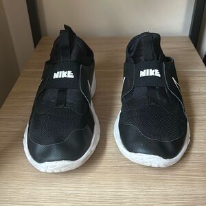 Nike No Lace Sneaker